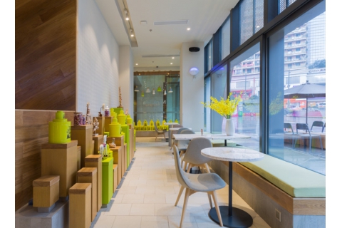 咖啡店餐桌與卡座沙發(fā)如何搭配？