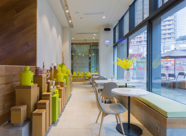 咖啡店餐桌卡座